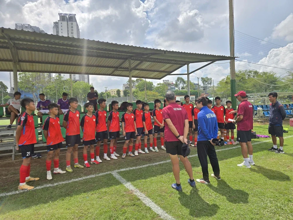 Tin nóng bóng đá Việt Nam hôm nay 30/5: U19 Việt Nam tập buổi đầu tại Indonesia; Thái Sơn Bắc chiếm ngôi đầu giải futsal VĐQG - Ảnh 3. Tin nóng bóng đá Việt Nam hôm nay 30/5: U19 Việt Nam tập buổi đầu tại Indonesia; Thái Sơn Bắc chiếm ngôi đầu giải futsal VĐQG - Ảnh 3.