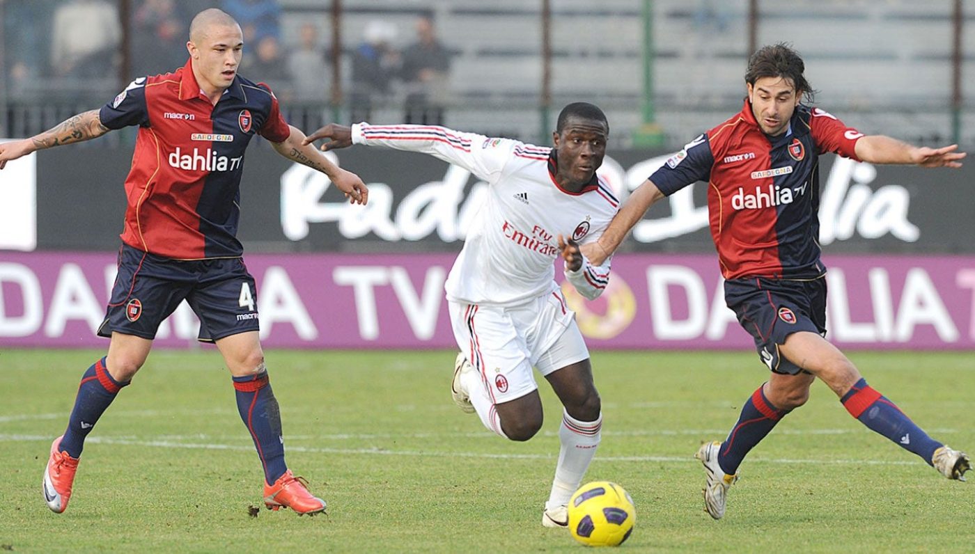 soi-keo-phat-goc-ac-milan-vs-cagliari-1h45-ngay-25-5_138903-1 Soi kèo phạt góc AC Milan vs Cagliari, 1h45 ngày 25/5 - Ảnh 1