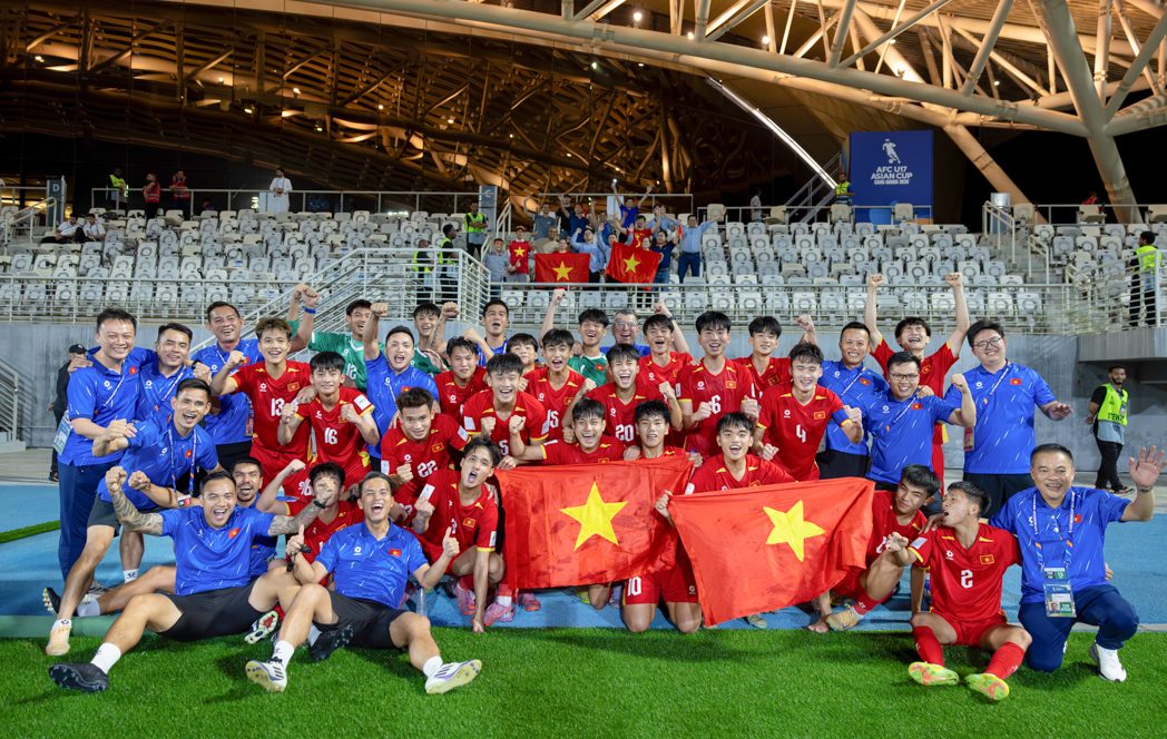 Tin nóng bóng đá Việt hôm nay 21/5: Chủ tịch VFF cảm ơn các CLB vì đội U17 Việt Nam; Hai trọng tài Việt Nam điều hành bán kết Cúp C1 châu Á - Ảnh 1.