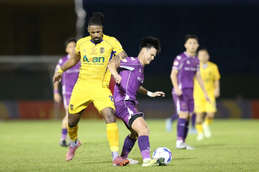 Sóng gió bủa vây vựu vương 4 lần vô địch V-League - Ảnh 3.