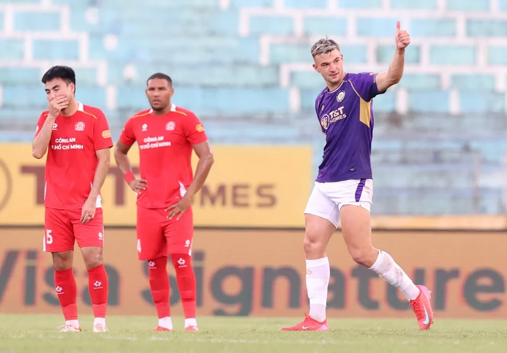 TRỰC TIẾP cuộc đua trụ hạng V-League: Cả Becamex TPHCM, SHB Đà Nẵng và PVF-CAND đều dẫn trước - Ảnh 2.