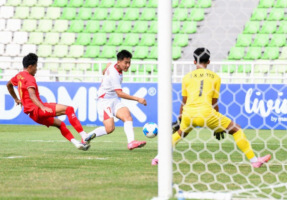 U19 Việt Nam đấu U19 Indonesia: 90 phút bản lĩnh và không khoan nhượng - Ảnh 1. U19 Việt Nam đấu U19 Indonesia: 90 phút bản lĩnh và không khoan nhượng - Ảnh 1.
