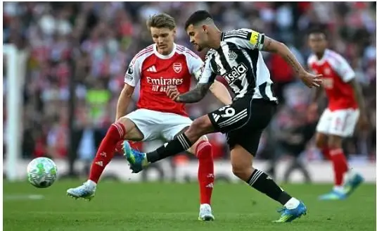 Alan Shearer nhan dinh kha nang Bruno Guimaraes gia nhap Arsenal.