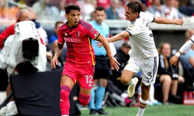 nhan-dinh-soi-keo-la-galaxy-vs-saint-louis-9h30-ngay-23-7-khach-an-diem_143764-1 Nhận định, Soi kèo LA Galaxy vs Saint Louis 9h30 ngày 23/7: Khách ăn điểm - Ảnh 1