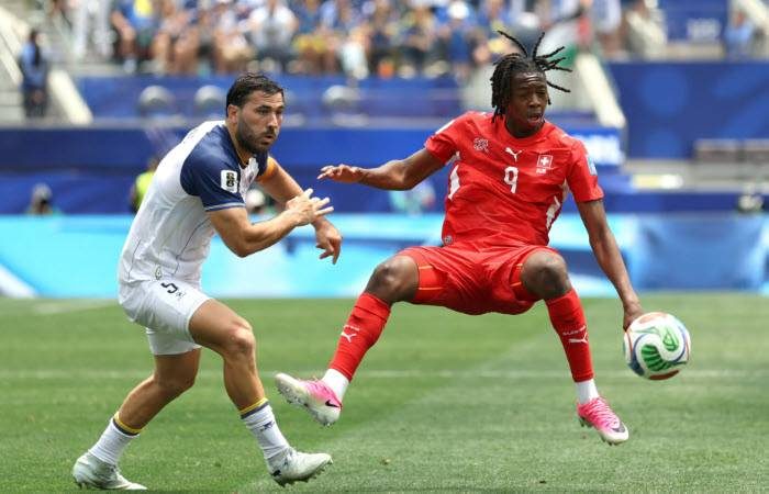 Siêu máy tính dự đoán Thụy Sĩ vs Algeria, 10h00 ngày 3/7