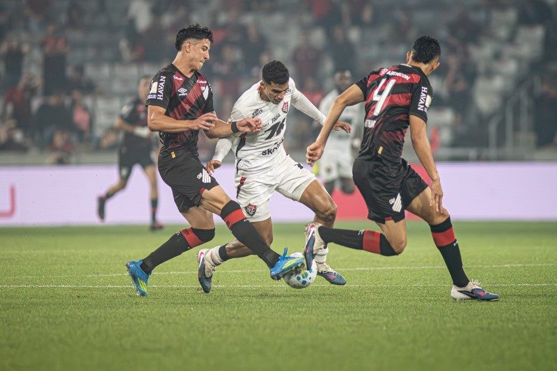 Nhận định, Soi kèo Atletico Paranaense vs Vitoria 07h00 ngày 04/08: Tin vào chủ nhà - Ảnh 1